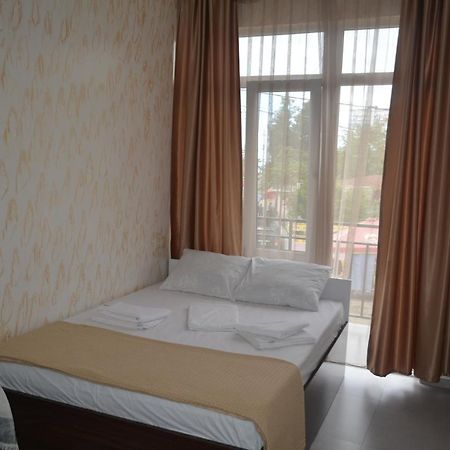 Hotel Niks Makhinjauri Exteriör bild