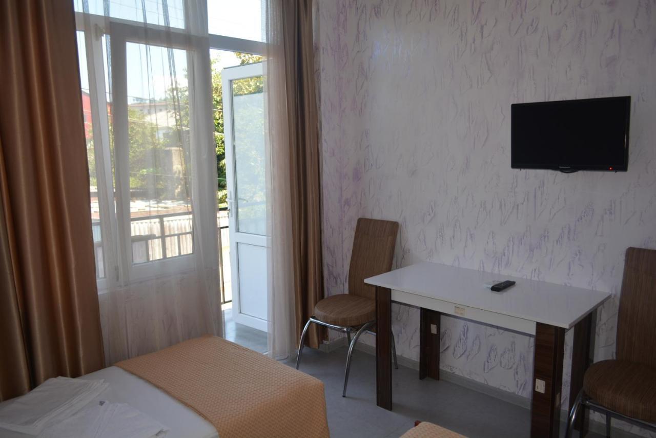 Hotel Niks Makhinjauri Exteriör bild